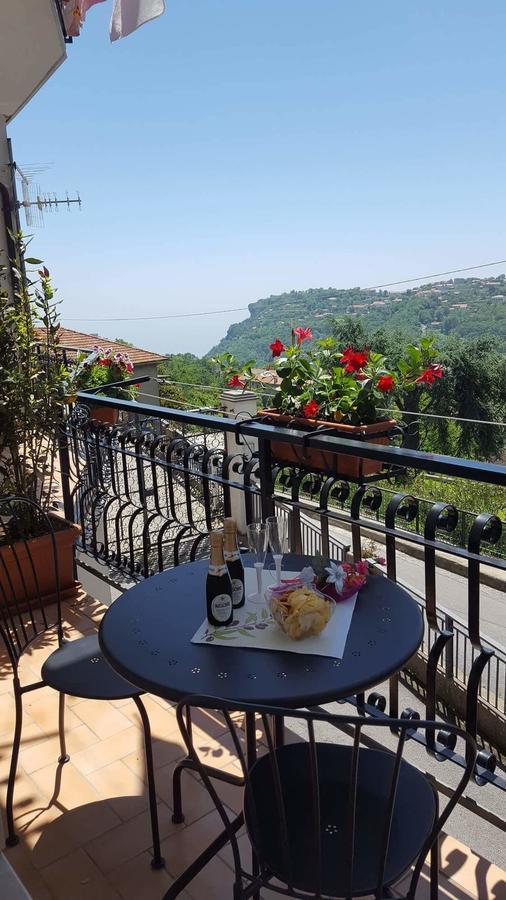 Bed and Breakfast Il Borgo Аджерола Екстер'єр фото
