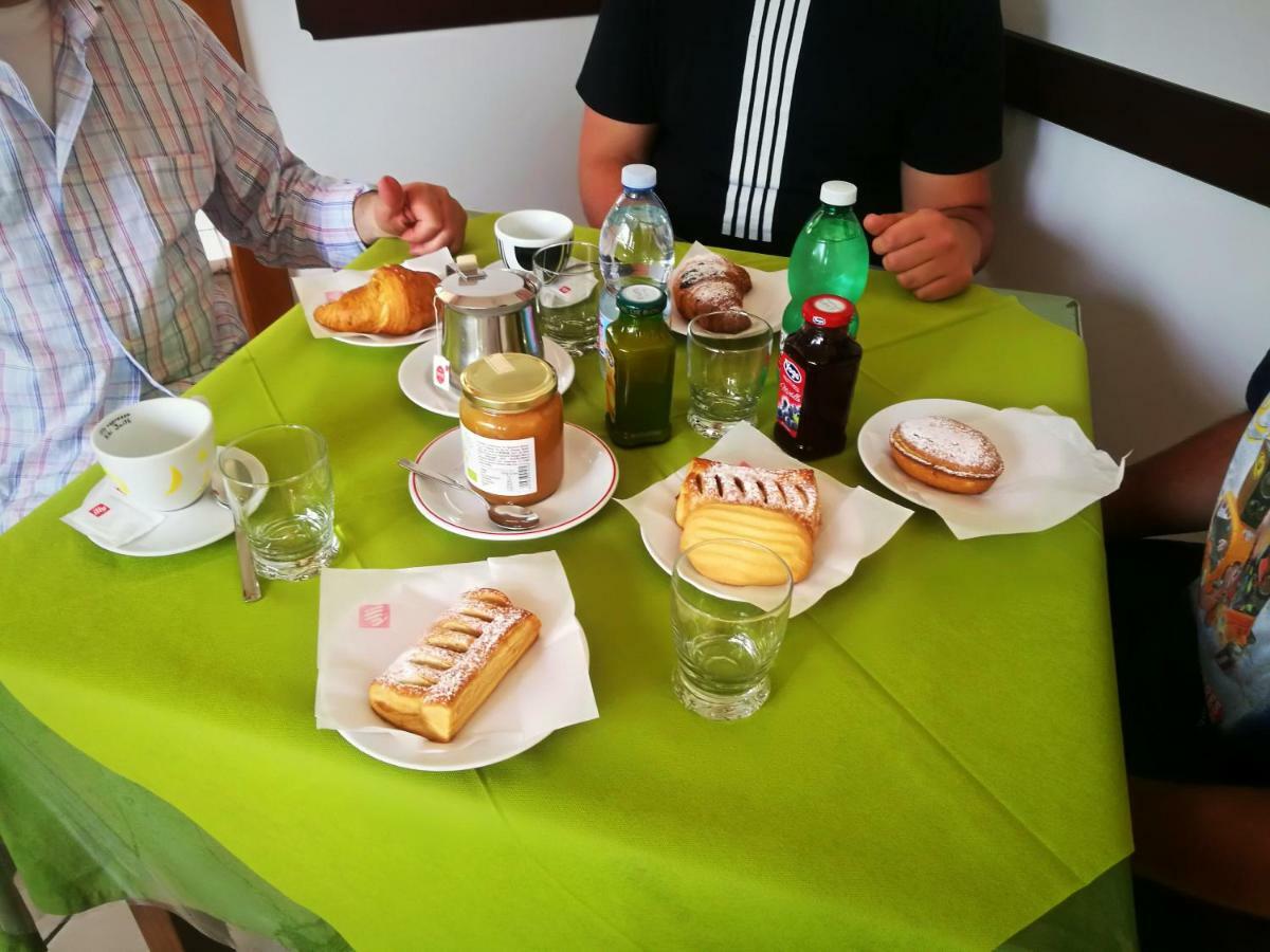 Bed and Breakfast Il Borgo Аджерола Екстер'єр фото